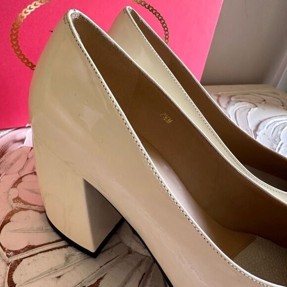 Vaneli cream patent leather pumps size 7.5 - Picture 4 of 9